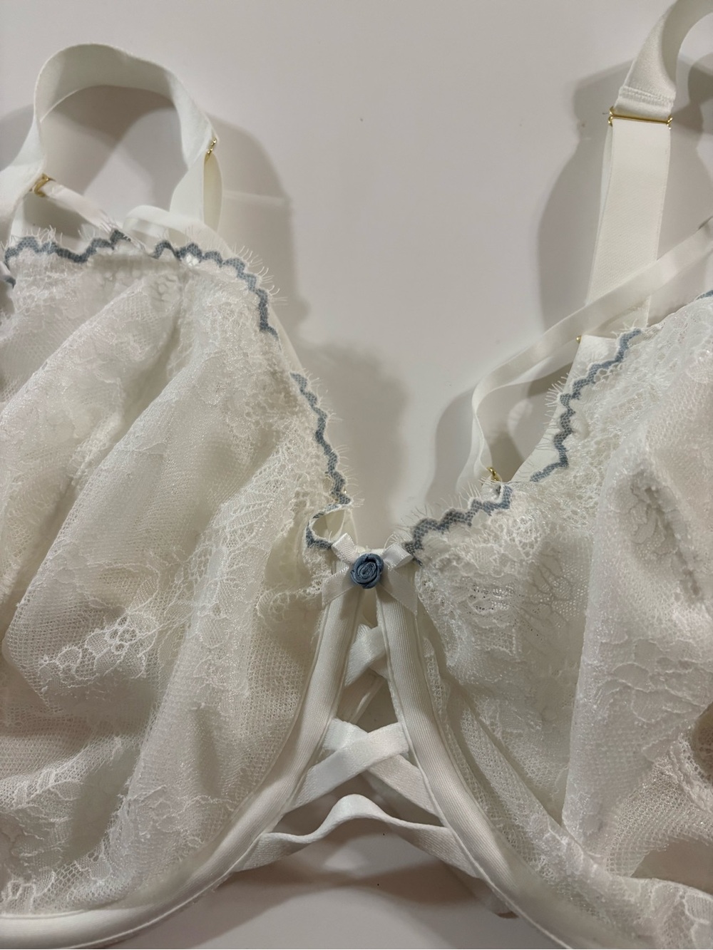 Cacique Ivory Lace Bra with Light Blue Trim - Picture 2 of 7